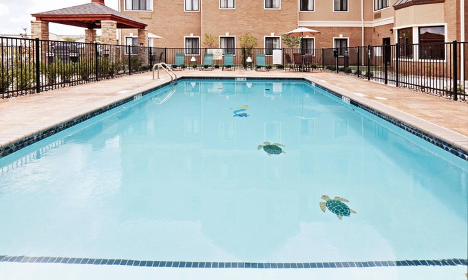Oklahoma City Condo | Near Quail Springs Mall | Free Breakfast. Pool Access.