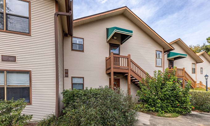 Saint Simons Island Condo | Near the Village, Convenient to Shops, Restaurants, and the Beach