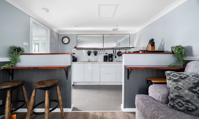 Bathurst Apartment | Neat & Tidy Studio with Firepit near Bathurst CBD