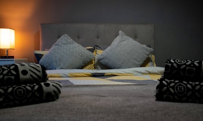 Marston Green Apartment | NEC/Arena, AirPort, Birmingham Business Park stays