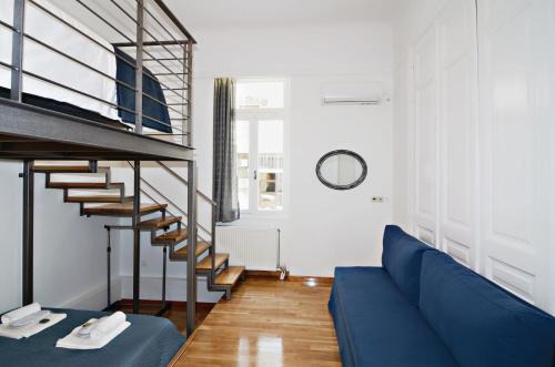 Ampelokipoi Apartment | Neoclassical House with Unique Athenian Yard (nearby metro station)