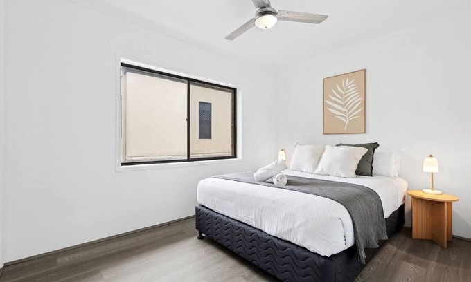 Surfers Paradise Apartment | Nerang to Surf Riverside Stay near Paradise Buzz