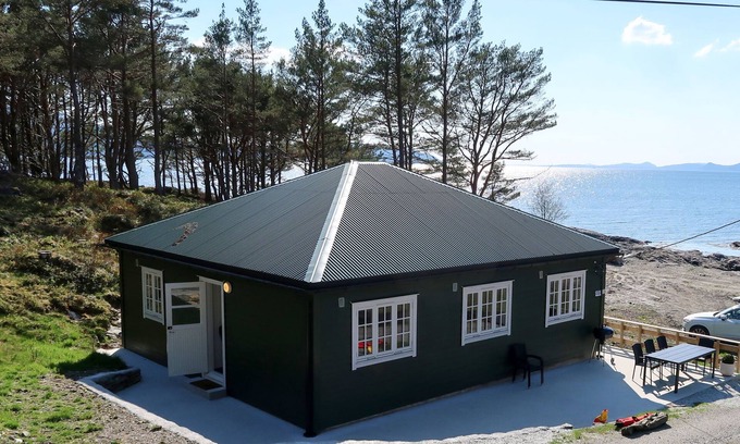 Hyllestad House | Nesjevik by Interhome