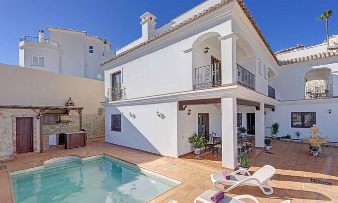 Punta Lara House | Nestled in a hillside in the upscale urbanization of Punta Lara, just on the outskirts of Nerja, thi