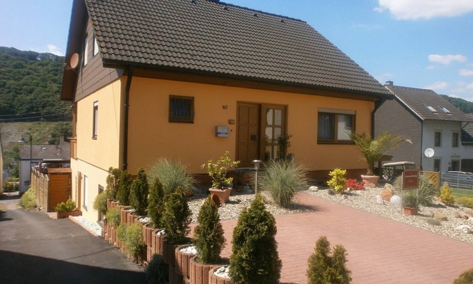 Neumagen-Dhron Apartment | Neumagen-Dhron Retreat