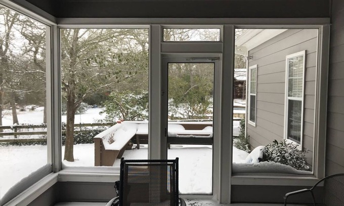 Wellborn House | New-10 ml TAMU & Kyle Field; surrounded by nature & wildlife on a Private Lake.