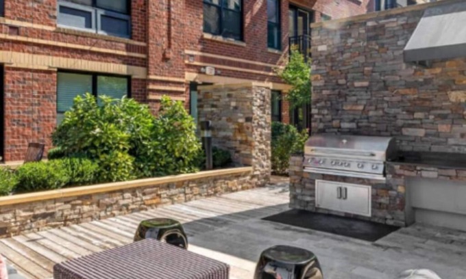 Radnor - Fort Myer Heights Apartment | NEW 1BR in the VA/DC area 1-parking in the garage at the property included!