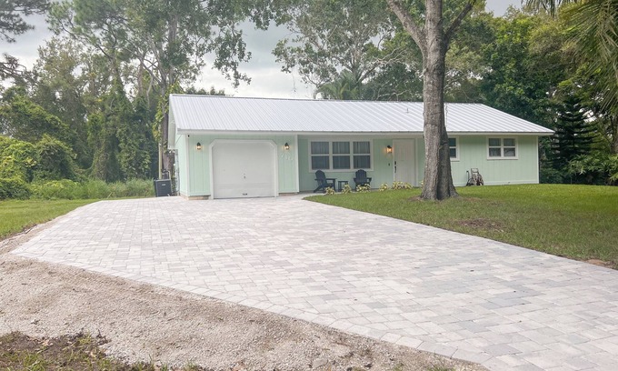 Sebastian Highlands House | New 2/2 Coastal Getaway!