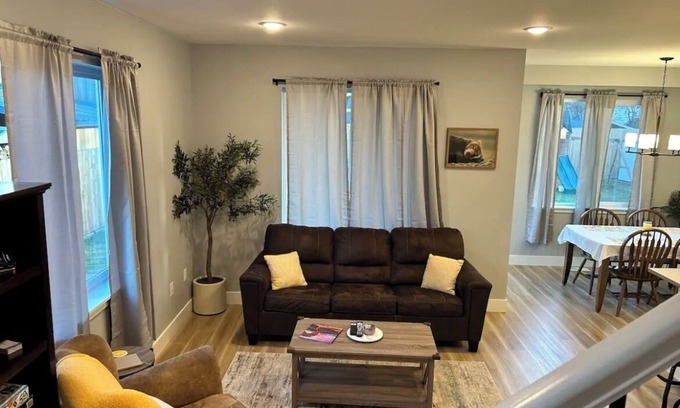 Eagle River House | New 3-bedroom townhome in Eagle River