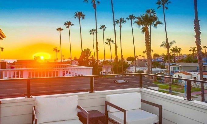 North Pacific Beach House | NEW 3 Story House * Ocean 2 Blocks * Water Views