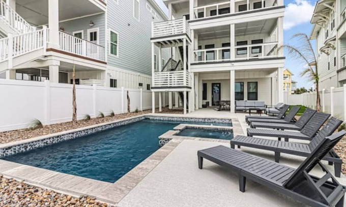 Port Aransas House | New 3800sf custom home with unobstructed ocean views and private pool