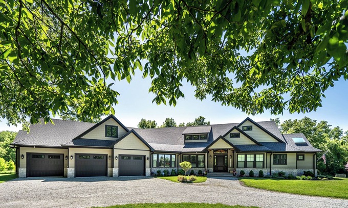 Delong House | NEW 6BR/6BA Home Minutes from Maxinkuckee Lake!