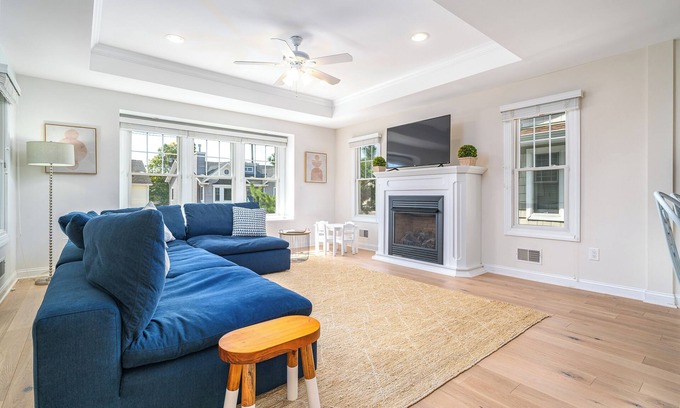 Lavallette House | New Airy 4BR. Walk to the beach & bay