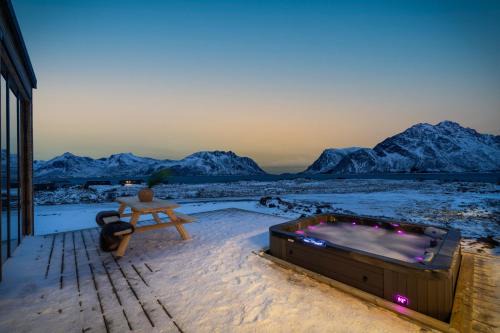 Vagan House | New amazing cabin with spectacular view and jacuzzi in the heart of Lofoten