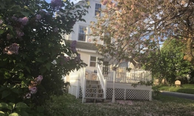 Geneva House | New and Improved Ownership, nFingerLakes, NY,Cozy, Historic,Charmingn