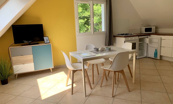 Riantec Apartment | New apartment near the sea with garden and picnic table