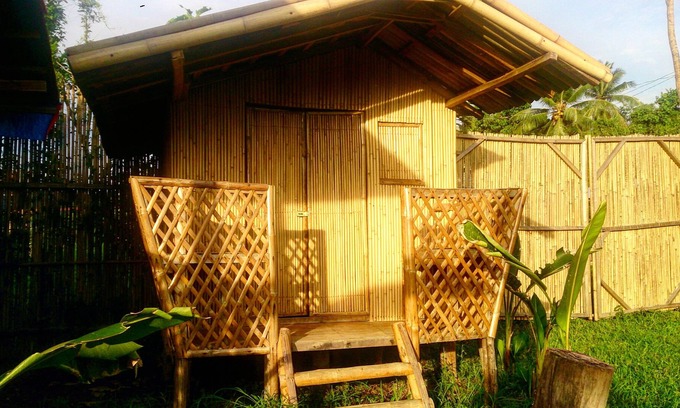El Nido Bed & Breakfast | New Bamboo Chalets. Private rooms at hostel prices. Close to beach and town.
