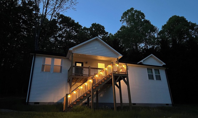 Weaverville House | New build 3 bedrm/2 bath house with mountain views, minutes to AVL