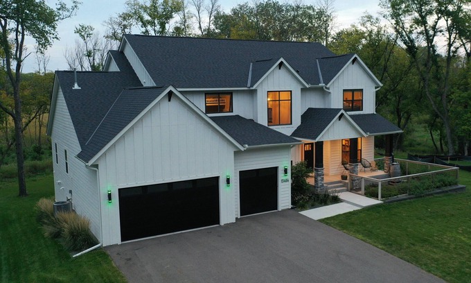 Minnetonka House | New Build Family Home in Minnetonka - Space, Views, Privacy, and a Hockey Rink