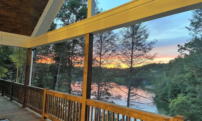 Blairsville House | NEW BUILD+NEW RENTAL=Kingfisher Cove Lake House Blairsville, GA.