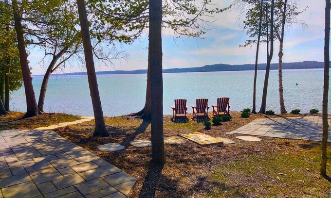 Bellaire House | NEW BUILT - TORCH LAKE - Sunsets Galore