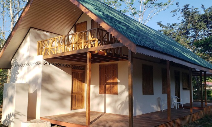 Cahuita House | NEW CARIBBEAN HOUSE on Extra large lot! Walk to white sand beach + National Park