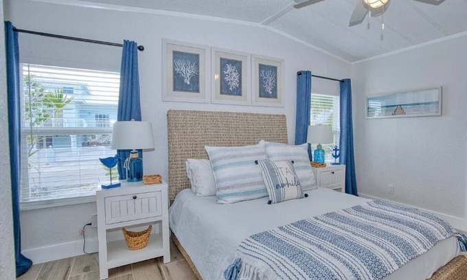 Cross Key Waterways House | New Cozy getaway on waterfront in Key Largo! Bring your own boat!