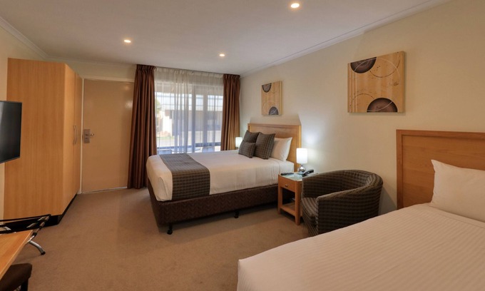 Seymour Hotel | New Crossing Place Motel & Apartments