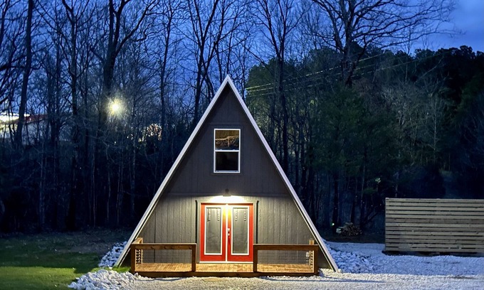 Clarkson Cabin | ❄️✨ NEW Custom A-Frame cabin near Mammoth Cave and <1 mi to Nolin Lake