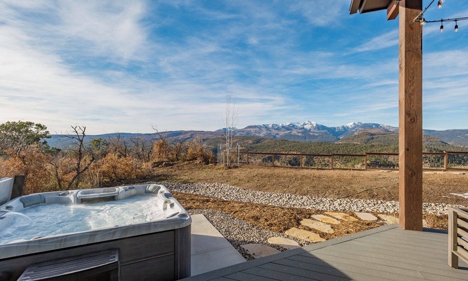Durango House | New Custom Home on 35 Acres - Amazing Mtn Views -15 Min to DGO - AC/Hot Tub