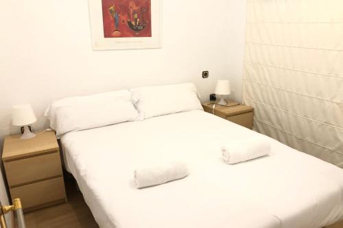 Les Tres Torres Apartment | NEW! Cute apartment near metro