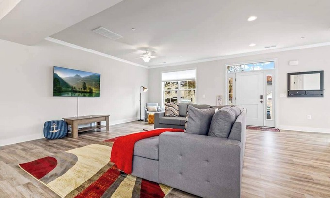 Edgewater House | New! Golden Anchor Retreat; Lux Living! - Sleeps 7
