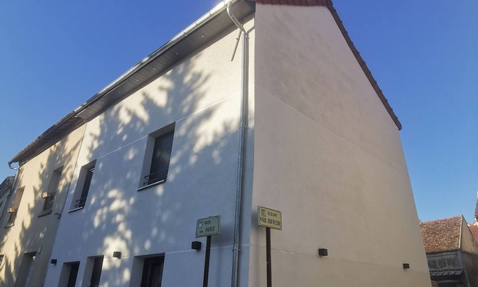 Villeneuve-sous-Dammartin House | New house with chic, bohemian rooms