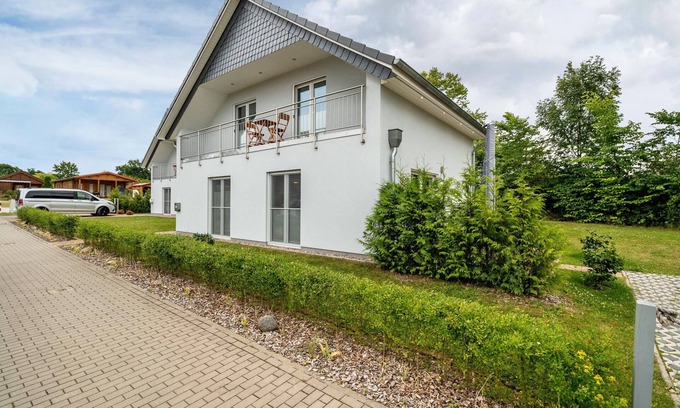 Gross Nemerow House | NEW Holiday Home 'Ferienhaus Seeglück2 Am Tollensesee' with Lake View, Private Terrace and Wi-Fi