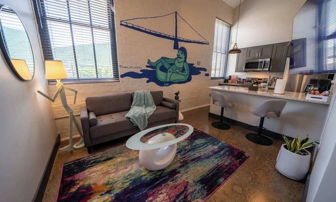 Buchanan Apartment | New King Bed Apartment: Brewery| River| Downtown