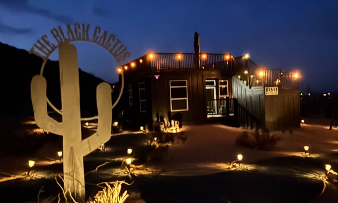 Joshua Tree House | New Lazy River completion by Oct. 1, 2025. Amazing Hot tub & rooftop deck views