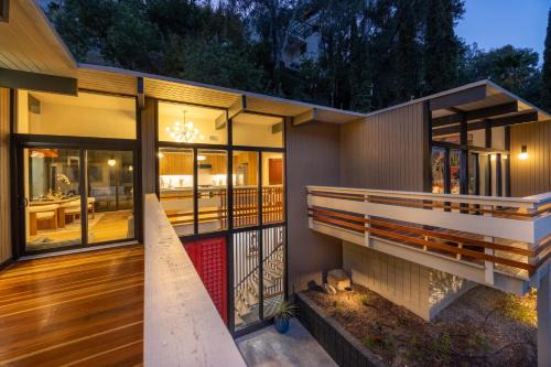 Sherman Oaks House | New Listing Architectural Villa by Colby & Conrad