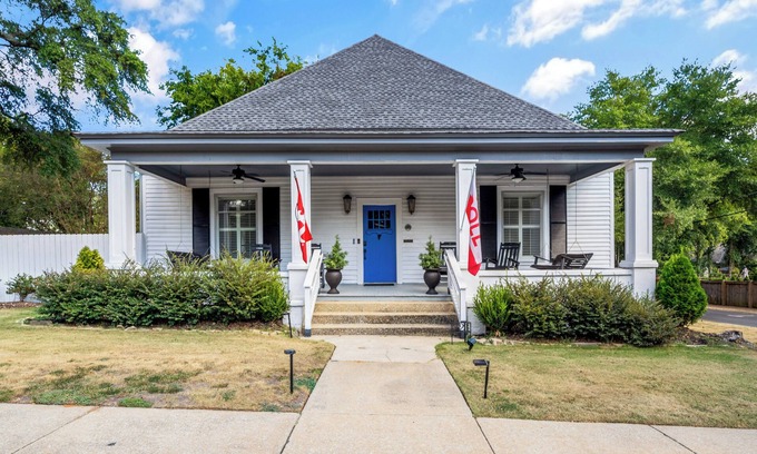 Tuscaloosa House | NEW Listing! BAMA House! Great for Game Day! Blocks to Stadium or Downtown!