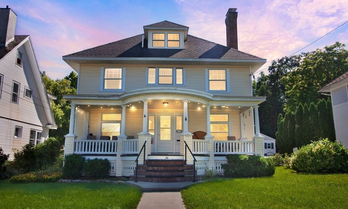 North Lake George House | NEW LISTING! Cozy Trotter (4-Bedroom Home) - Pets Allowed