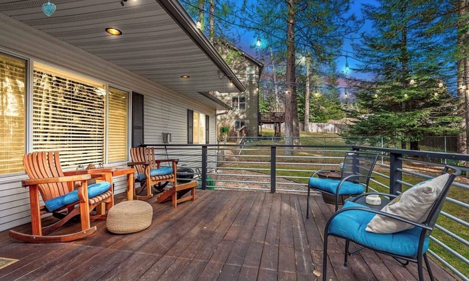 Clarksville House | New Listing! Minutes to Marina & Beach | 8 Miles to CDA | Great Outdoor Space