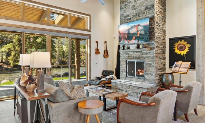 Creede House | New Listing! Newly Constructed Luxury Riverfront Home on the Rio Grande River