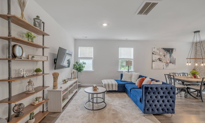 Kings Grant House | NEW LISTING! PAMPAS - Cozy Wilmington Retreat by RedAwning