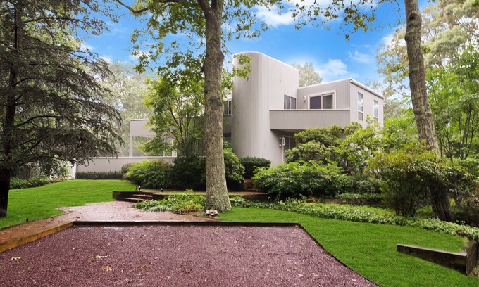Water Mill House | NEW LISTING : SOUTHAMPTON PRIVATE HOME!