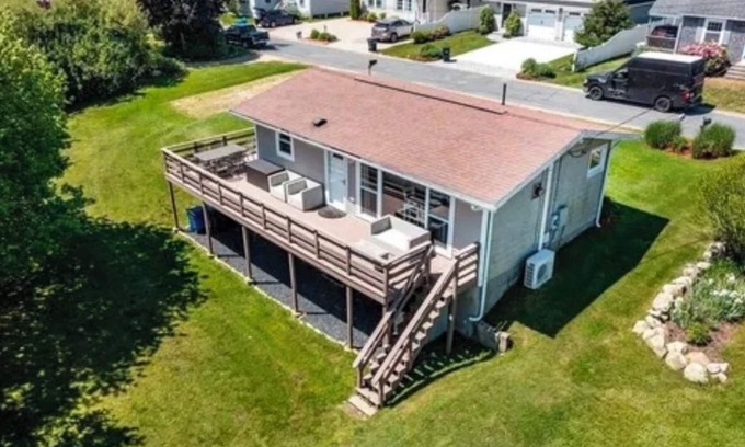 Point Judith House | New Listing! Walk to Beaches, Point Judith, AC, WiFi, Fire Pit, Outdoor Shower