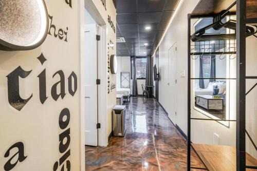 North Oakland Apartment | New Loft 3 min to Local hospitals Sleeps 4