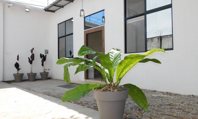 Guayaquil House | New Loft Big Yard Close Great Pool