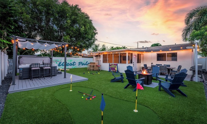 Parker Ridge House | NEW LUXE Hot Tub-Arcade-MiniGolf-10 min to Palm Beach-Downtown-PBI Airport