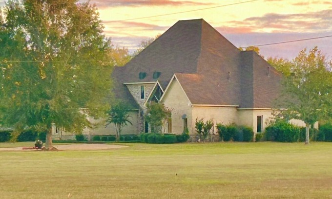 Mount Meigs House | NEW! Luxurious Country Chateau on 6+ Private Acres