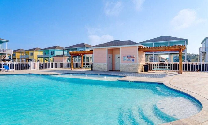 Rockport House | New Luxury Home w/Communal Pool & Prime Location!