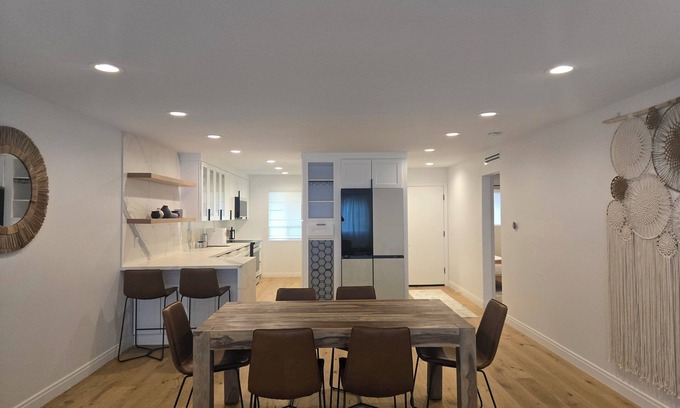Verdugo Woodlands Condo | NEW - Majestic Gateway in Glendale - 2BD - best of LA